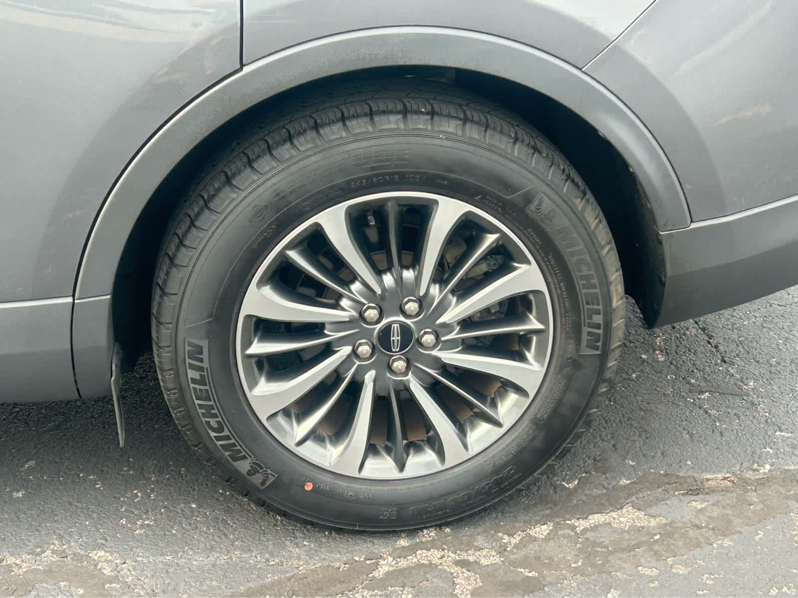 Used 2023 Lincoln Nautilus FWD image 44