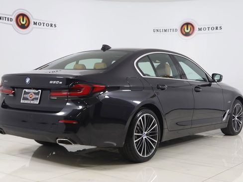 Used 2023 BMW 530e xDrive w/ Premium Package AWD/4WD image 3