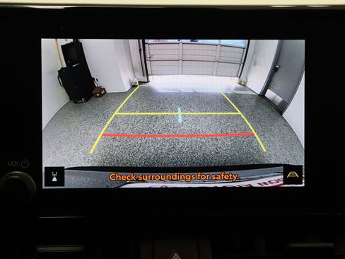 Used 2025 Toyota RAV4 XLE FWD image 21