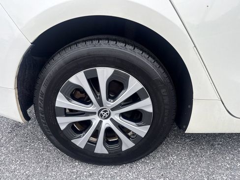 Used 2017 Toyota Prius Two FWD image 30