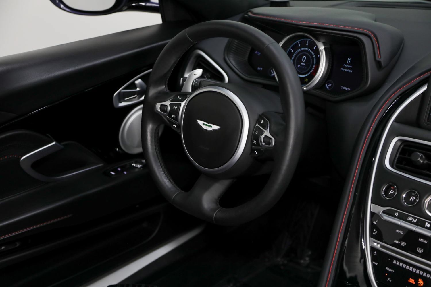 Used 2019 Aston Martin DB11 Volante RWD image 29