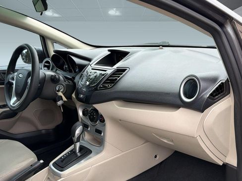 Used 2019 Ford Fiesta SE FWD image 29
