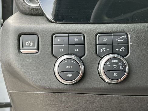 Used 2024 GMC Sierra 2500 SLT image 18