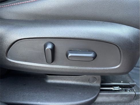 Used 2019 Chevrolet Blazer RS w/ Sun and Wheels Package image 41