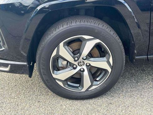 Used 2023 Toyota RAV4 SE image 8