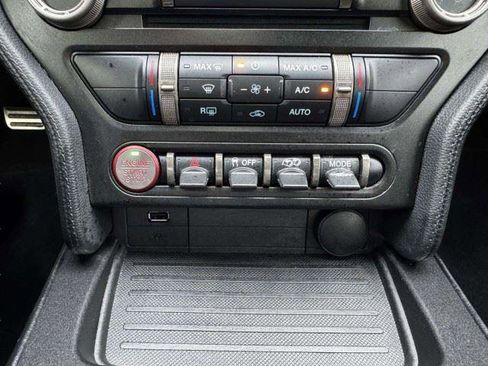 Used 2021 Ford Mustang Shelby GT500 w/ Carbon Fiber Track Pack RWD image 37