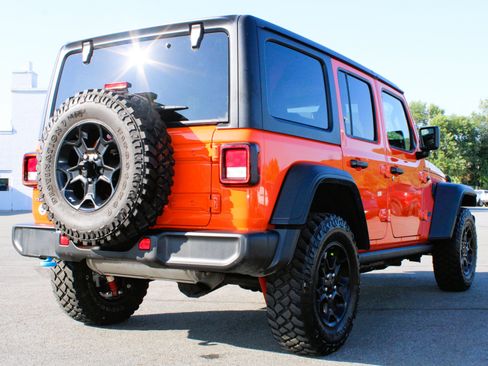 Used 2023 Jeep Wrangler Unlimited w/ Cold Weather Group AWD/4WD image 8
