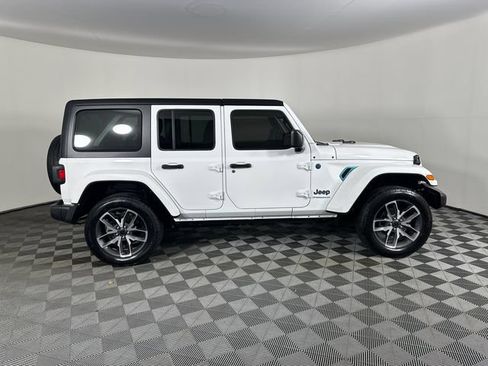 Certified 2024 Jeep Wrangler Unlimited AWD/4WD image 23