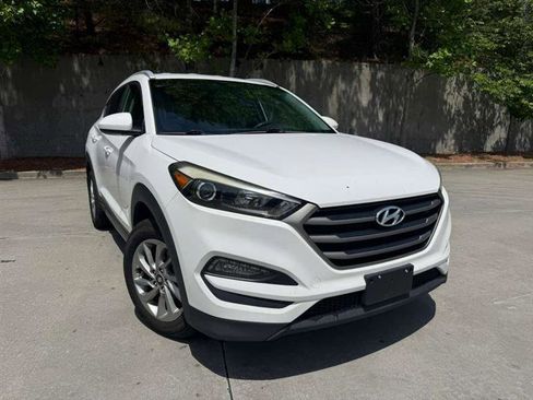Used 2016 Hyundai Tucson SE w/ Option Group 02 FWD image 1
