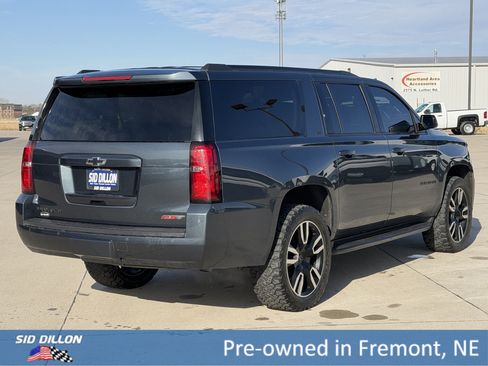 Used 2019 Chevrolet Suburban LT w/ RST Edition image 4