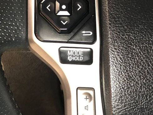 Used 2018 Toyota 4Runner SR5 Premium image 25