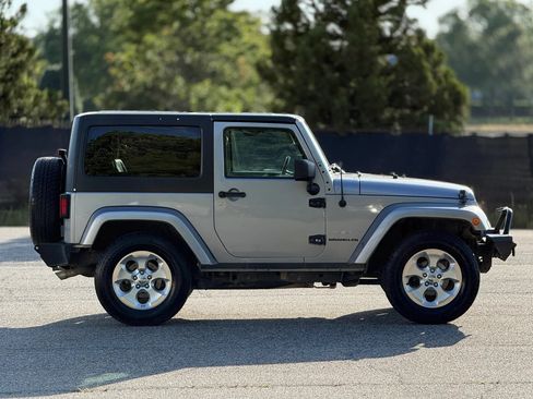 Used 2014 Jeep Wrangler Sahara w/ Dual Top Group AWD/4WD image 7
