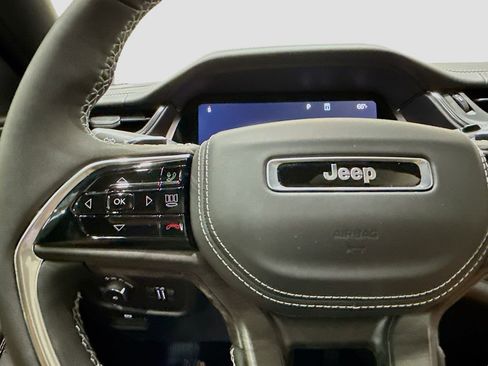 New 2025 Jeep Grand Cherokee L Overland w/ Luxury Tech Group IV image 32