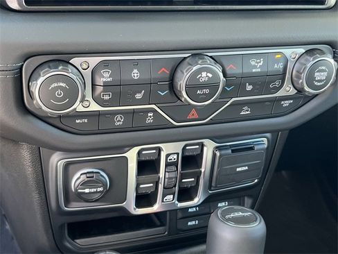 New 2025 Jeep Gladiator Sport image 22