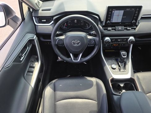 Used 2019 Toyota RAV4 Limited w/ Advanced Technology Package AWD/4WD image 3