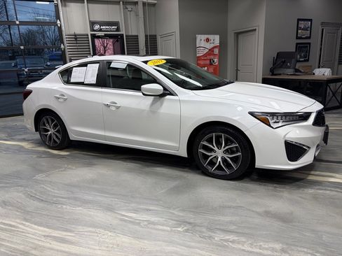 Used 2019 Acura ILX Premium Package image 31