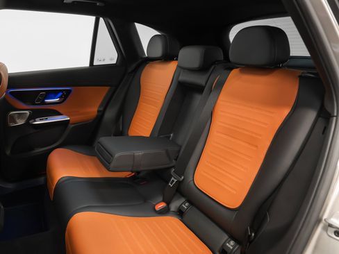 Used 2024 Mercedes-Benz GLC 300 image 46