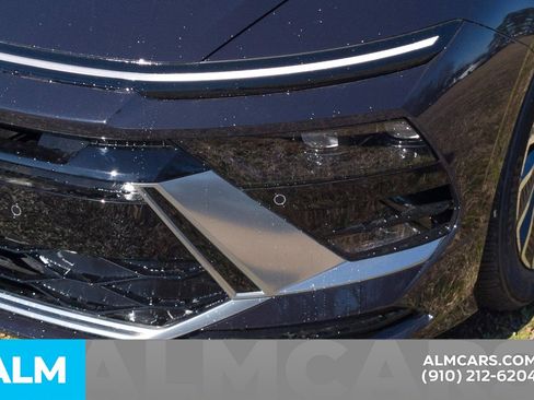 Used 2025 Hyundai Sonata Limited FWD image 10