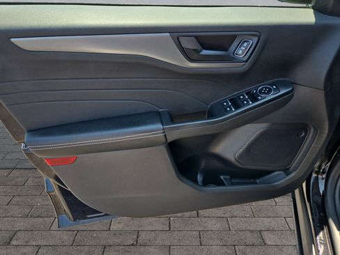 Certified 2023 Ford Escape Active image 10