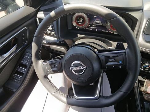 Used 2024 Nissan Rogue Platinum w/ Platinum Premium Package AWD/4WD image 14
