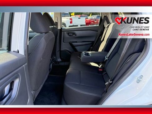 Used 2024 Nissan Rogue S image 17