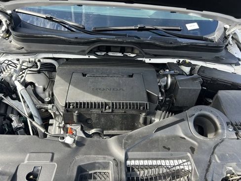 Used 2023 Honda Pilot Touring image 11