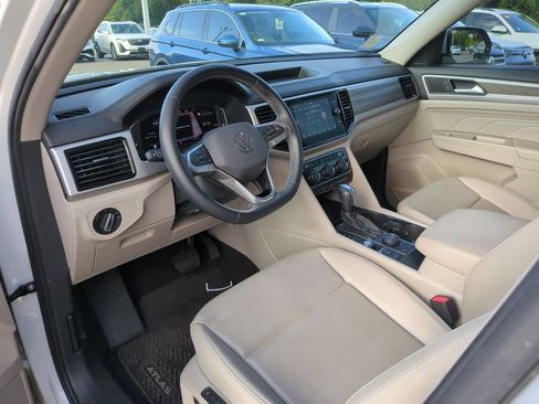 Certified 2023 Volkswagen Atlas SEL AWD/4WD image 8