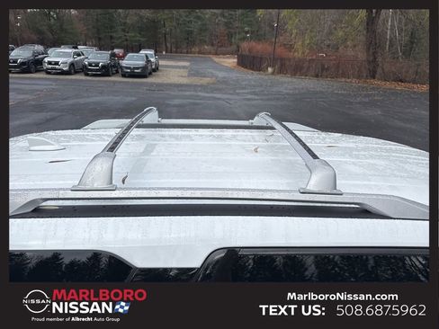 New 2025 Nissan Pathfinder SL image 9