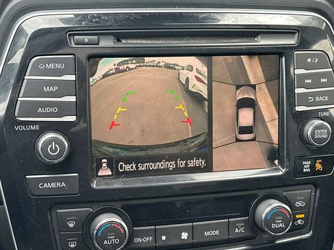 Used 2019 Nissan Maxima SR w/ Premium Package FWD image 17