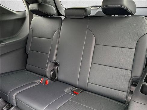New 2026 Chevrolet Traverse LT w/ Midnight/Sport Edition AWD/4WD image 17