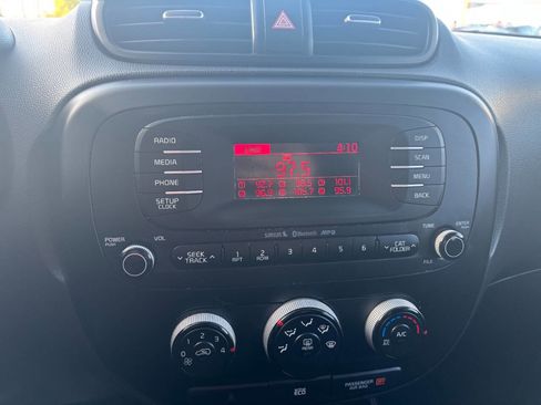 Used 2014 Kia Soul + image 20