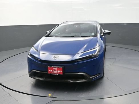 Used 2025 Toyota Prius LE FWD image 2