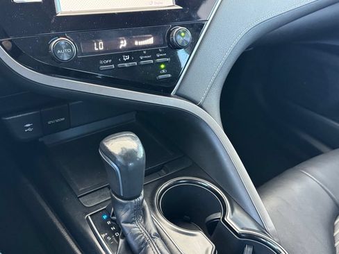 Used 2018 Toyota Camry SE FWD image 30