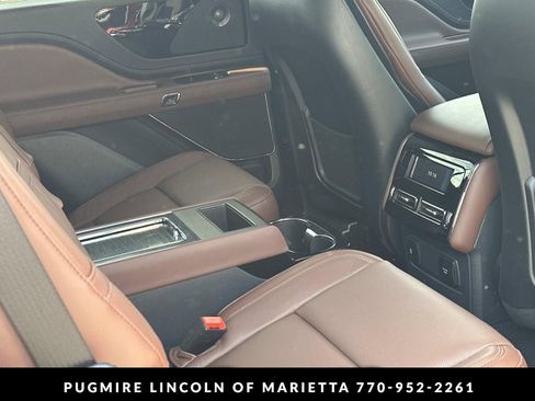 New 2026 Lincoln Aviator Reserve w/ Illumination Package RWD image 32