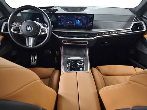 Used 2023 BMW X7 xDrive40i w/ Executive Package AWD/4WD image 16