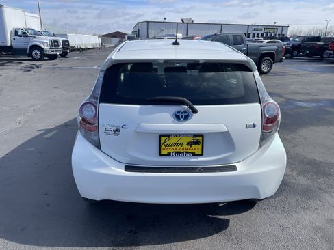 Used 2014 Toyota Prius C Three image 7