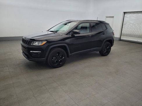 Used 2018 Jeep Compass Latitude w/ Popular Equipment Group AWD/4WD image 2