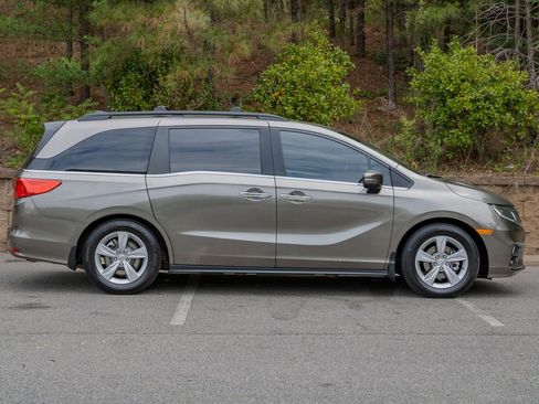 Used 2018 Honda Odyssey EX-L image 4