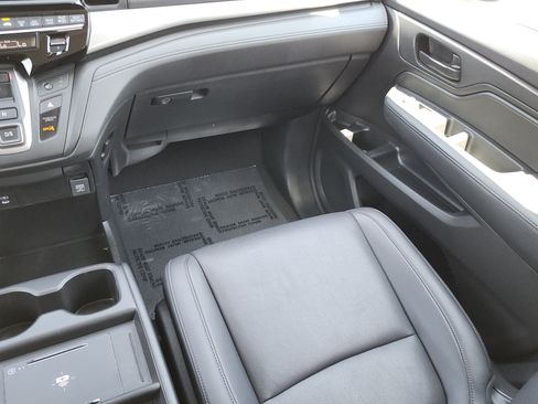 Used 2025 Honda Odyssey EX-L image 17