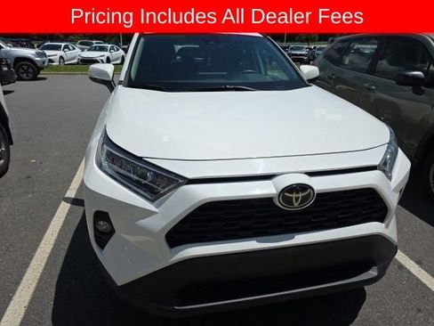 Used 2021 Toyota RAV4 XLE AWD/4WD image 16