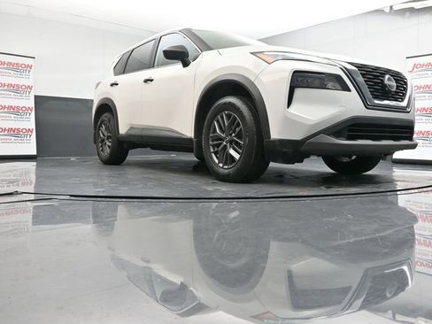 Used 2023 Nissan Rogue S image 18
