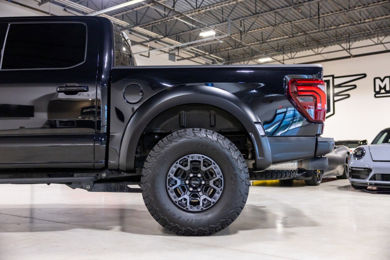 Used 2025 Ford F150 Raptor w/ Equipment Group 803A Raptor R AWD/4WD image 16