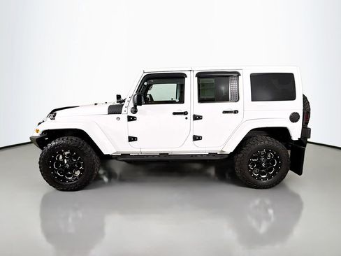 Used 2014 Jeep Wrangler Unlimited Sahara AWD/4WD image 4