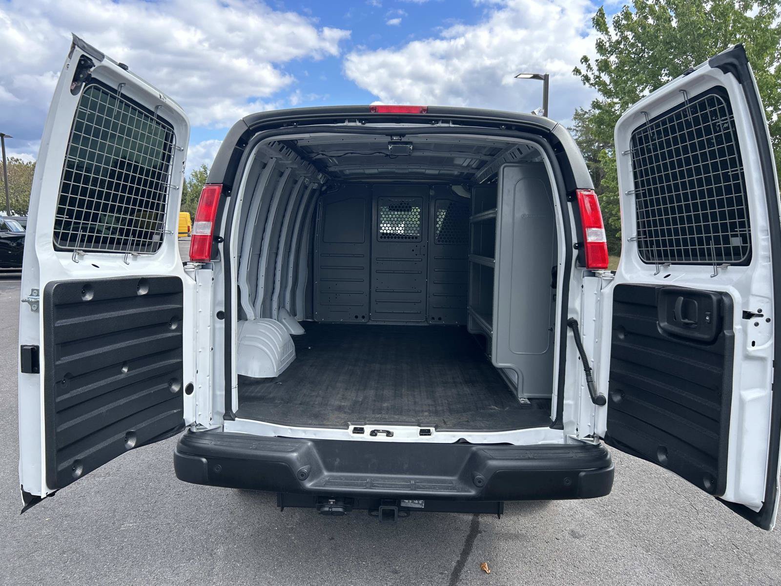 Used 2025 GMC Savana 2500 w/ Driver Convenience Package RWD image 19