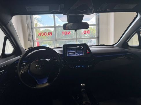 Used 2020 Toyota C-HR XLE FWD image 9
