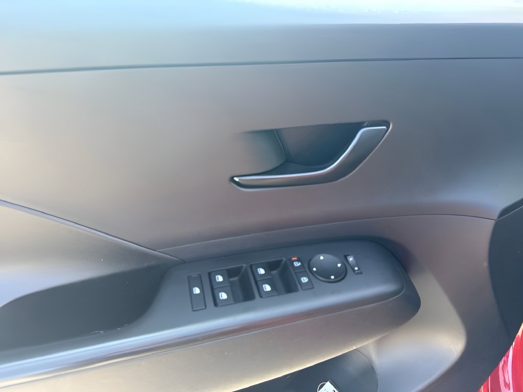 Used 2024 Hyundai Kona SEL AWD/4WD image 16