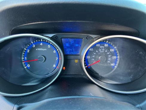 Used 2010 Hyundai Tucson Limited w/ Premium Pkg 4 image 15