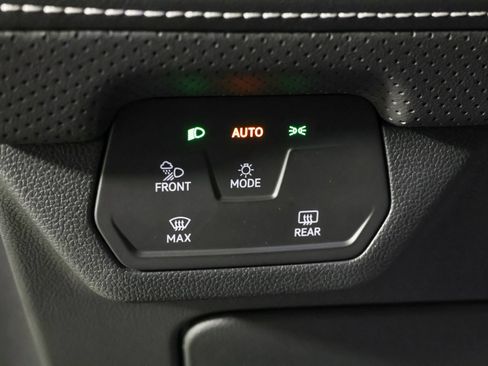 Used 2024 Volkswagen Atlas SEL AWD/4WD image 27