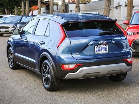 New 2025 Kia Niro EX image 7