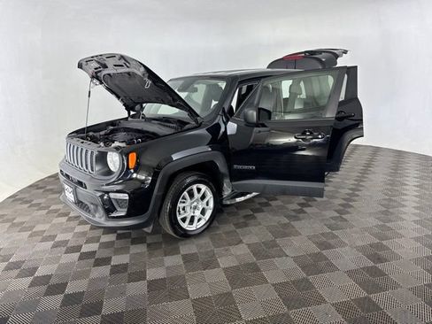Used 2023 Jeep Renegade Latitude AWD/4WD image 12